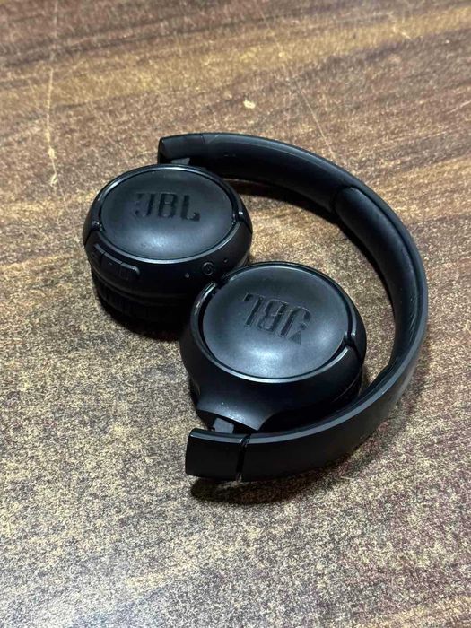Блутут слушалки JBL