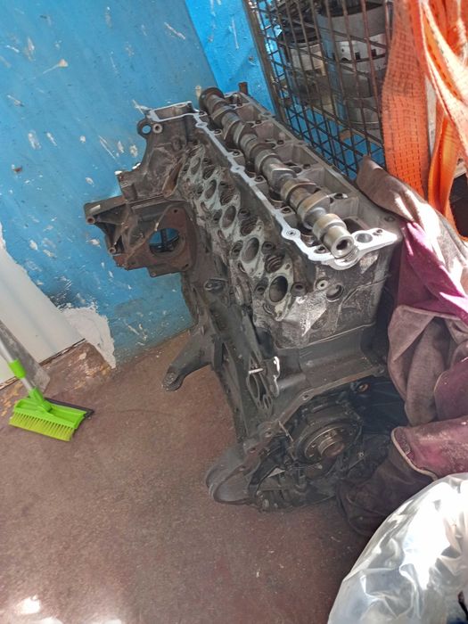 Двигател Мерцедес 124 2.5 Д