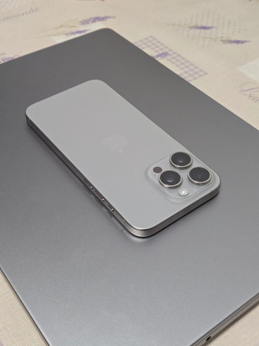 iPhone 15 Pro Max 1TB cu iOS 17 VERSIUNE RARA