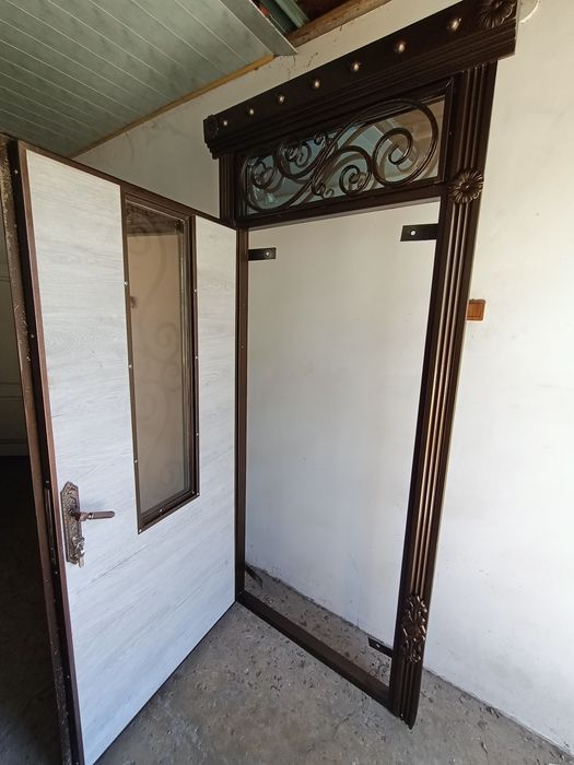 Металическая дверь