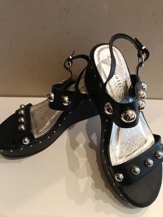 Сандали Bugatti 39