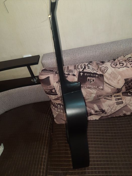 Акустическая гитара