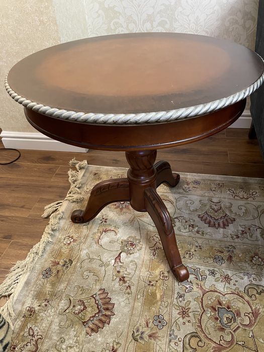 Комод и журнальный стол