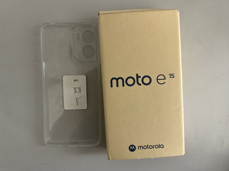 Нов Motorola E15 син