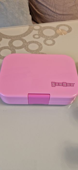 Кутия за храна Yumbox за ученици и кутия на банан на Tupperware