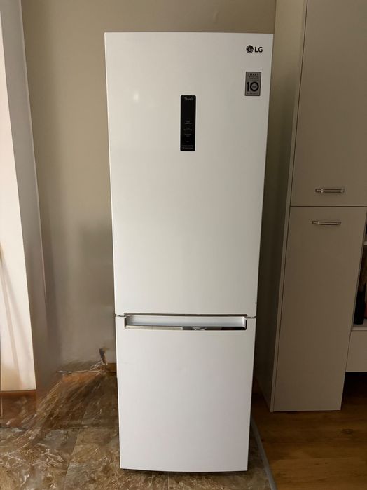 Хладилник LG GBB61SWHMN, No Frost, 341 л
