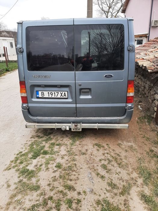 Продавам пътнико товарен Форд транзит.