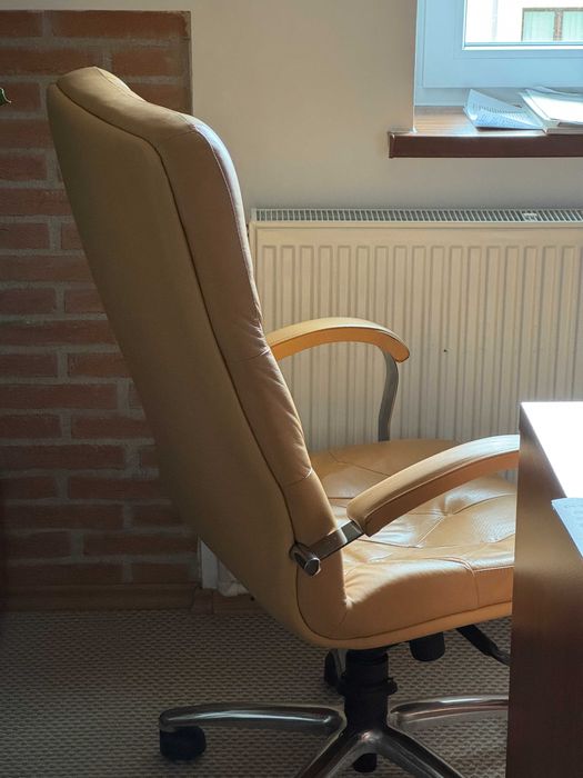 Scaun directorial CUBA piele naturala culoare ocru