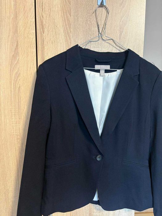 Елегантно синьо сако