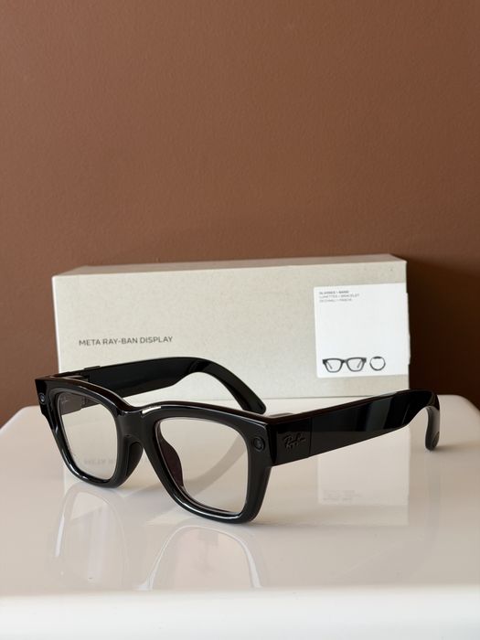 Meta - Ray-Ban Display & Neural Band | AI glasses with in-lens display