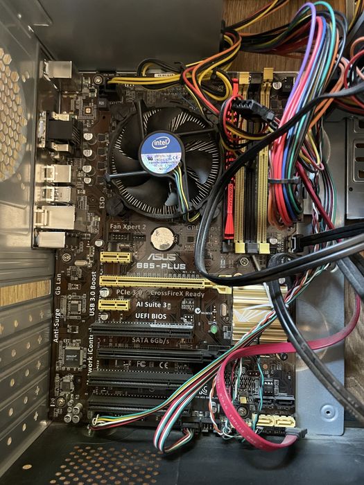 Sistem i5 4460, 8 gb ddr 3 , placa de baza asus b85 plus ssd120 gb