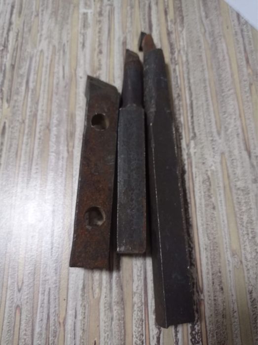 Продаю резцы токарные