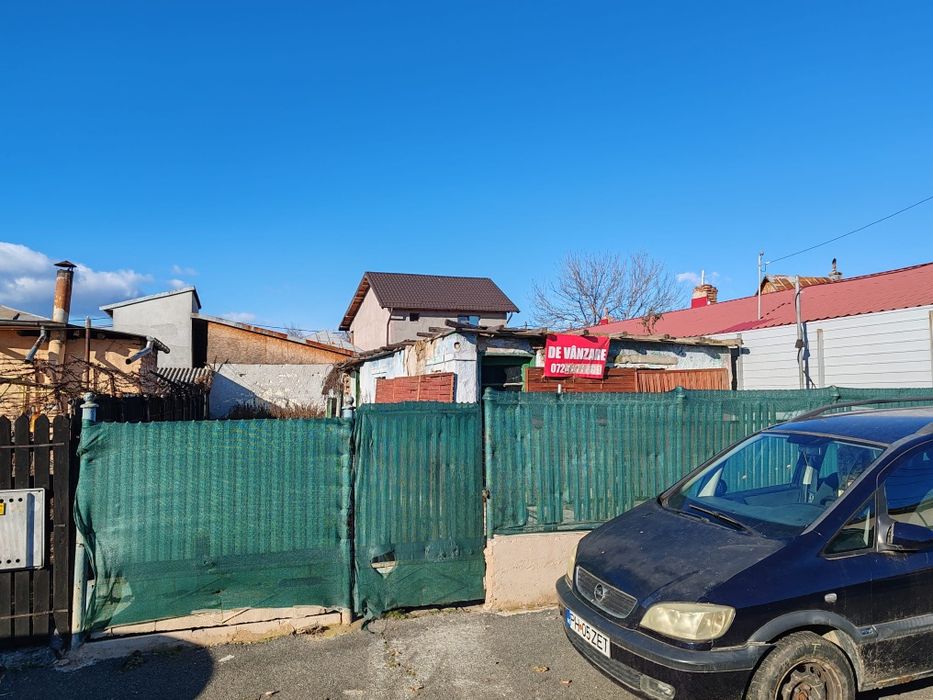 Casă bătrânesc demolabilă