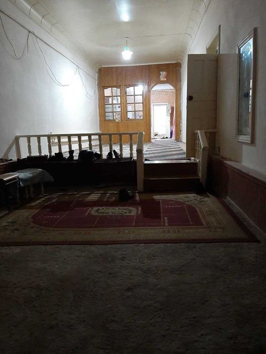 Уй сатылады! 6 соток, 5 комната магазини бар.
Адресс Гоне кала