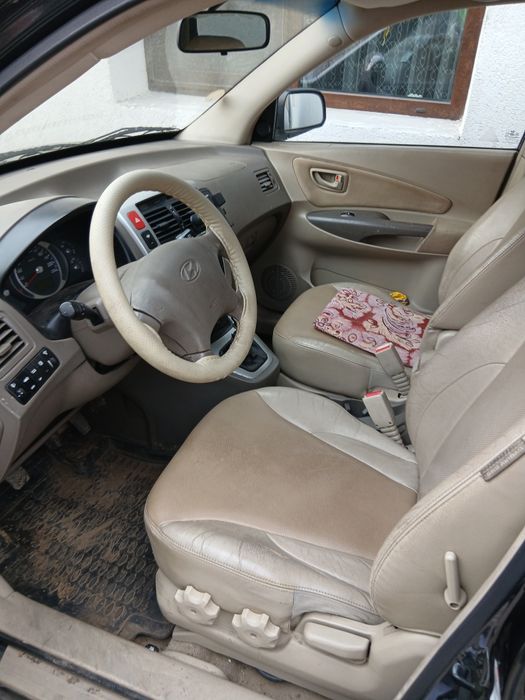 Vand sau schimb hyundai tucson 4×4 .2.diesel
