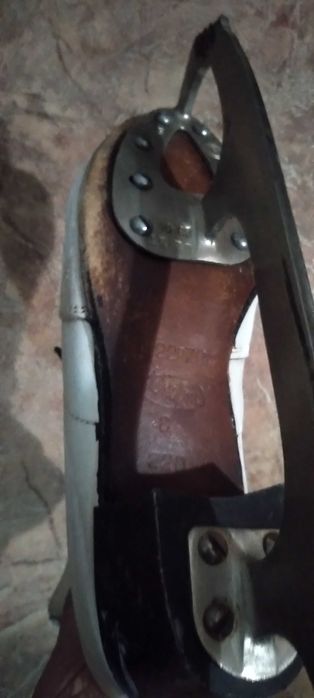 Коньки фигурные белые