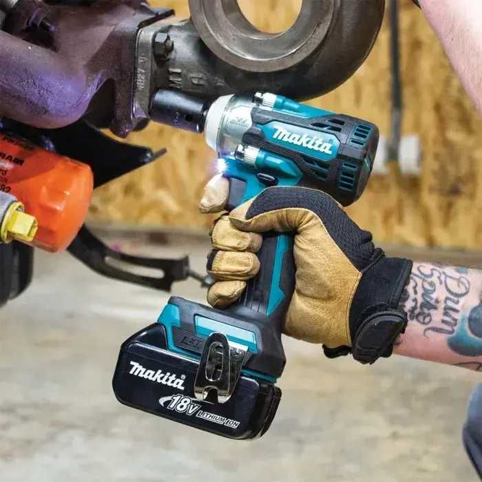 Акумулаторен ударен гайковерт Makita DTW301Z 18V, 1/2", 330 Nm , без батерии и зарядно