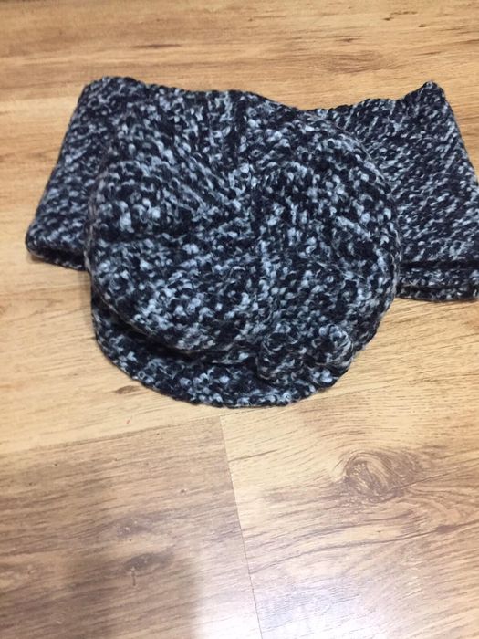 Зимни шапки, шалове и пуловери