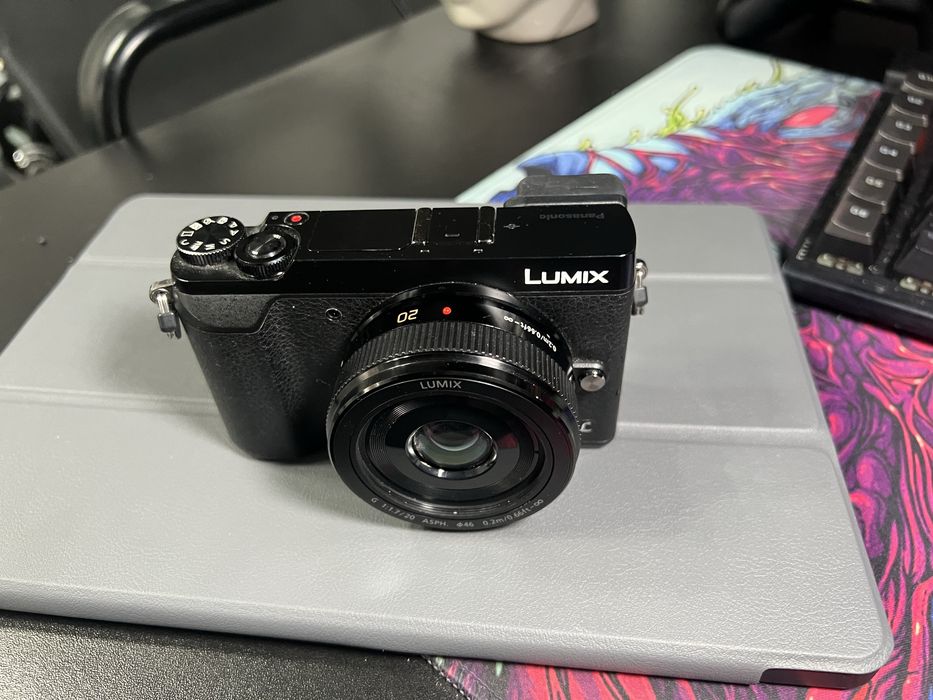 Panasonic GX80 cu obiectiv 20mm 1.7 autofocus