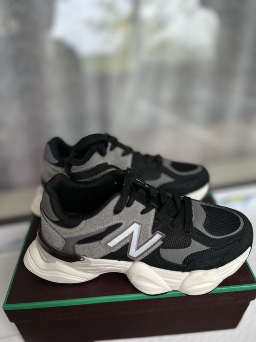 Продаю кроссовки 2 пары