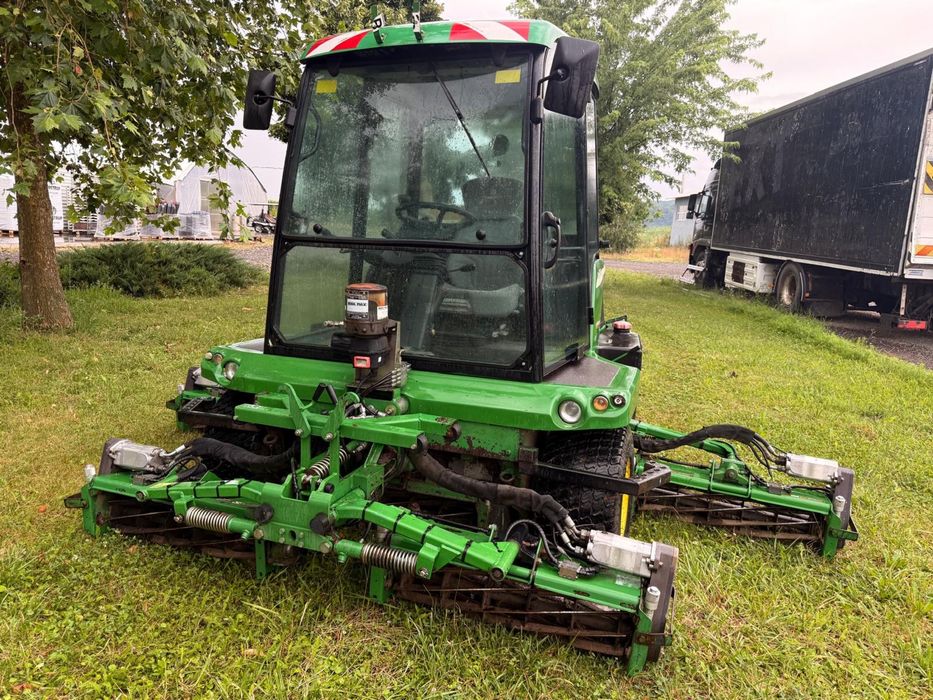 John Deere 1905 PrecisionCut 4WD– mașină profesională pentru tuns gazon – cabină închisă aer conditionat