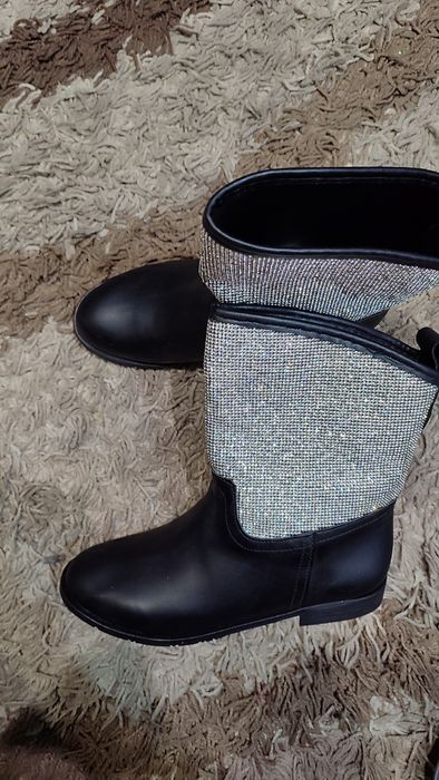 Продам обув по 2000