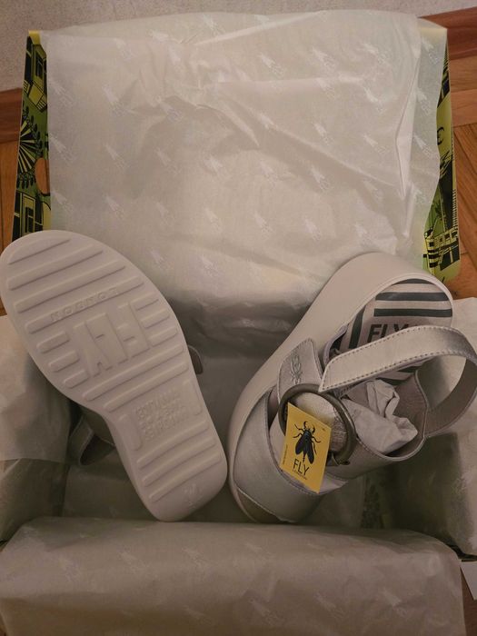 Сандали Fly London, естествена кожа