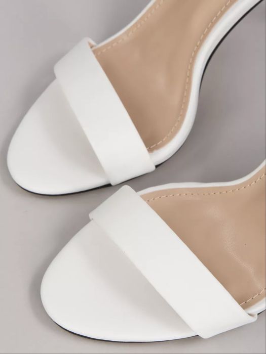 Босоножки белые женские