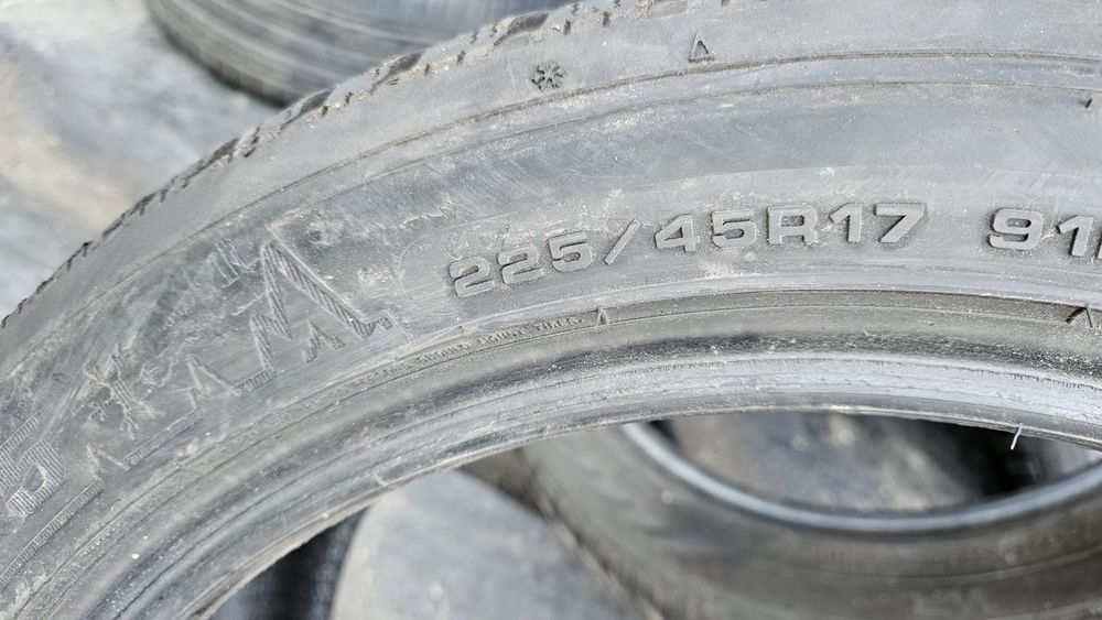 Гума 225 45 17 дънлоп