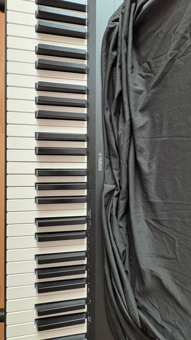 Pian Yamaha P 145