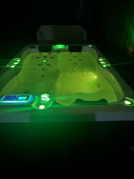 Jacuzzi electric Whirlpool Spa 2022 piscină ciubăr 3 persoane pat fotolii