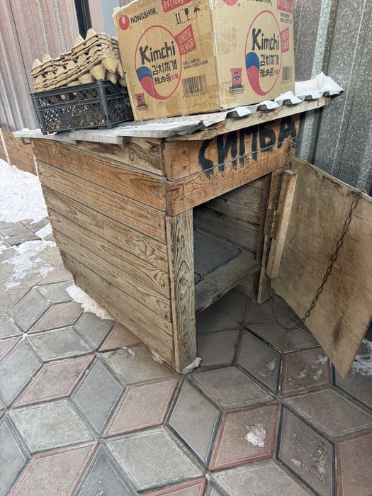 Будка для собак. Самодельный. Цена символически