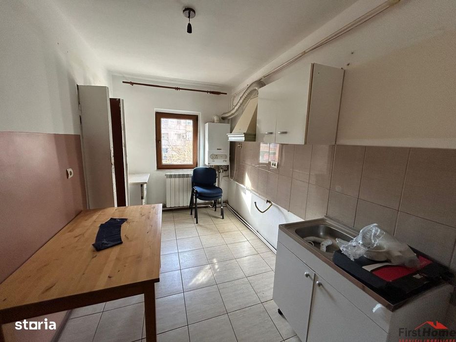Apartament cu 2 camere de vanzare zona Piata Moldovei