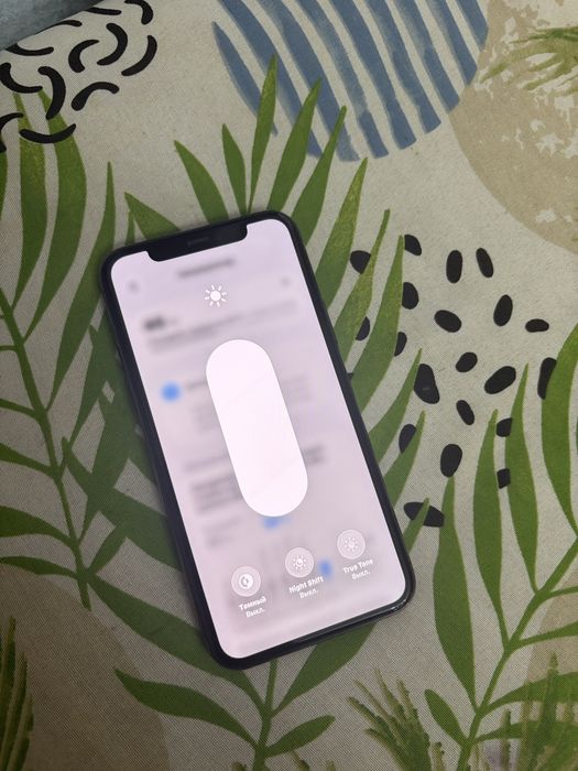Iphone 11 pro holati ideal ochilmagan 64gb 72%