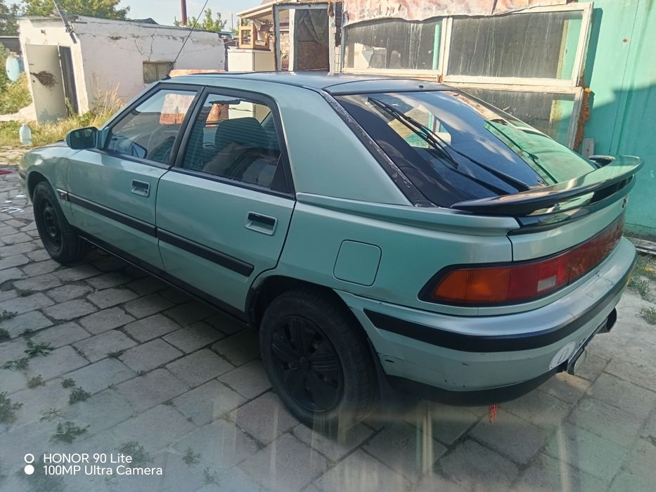 Продам живую Мазду 323 классика