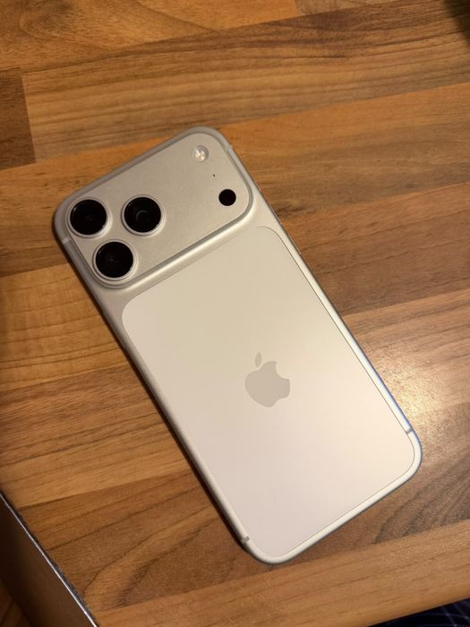 Продава се iPhone 17 Pro Max