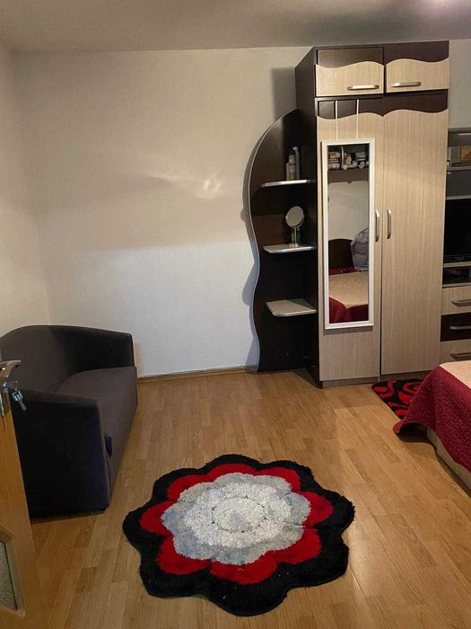 Inchiriez Garsoniera, Drobeta Turnu Severin 38 MP, Etaj 1 Bloc de apartamente, Instalatie de gaz, Strada Crișana(Zona Stomatologie) Pret 900 lei