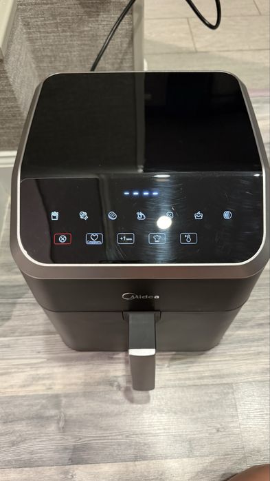 Продам аэрогриль Midea MF-CN70K2