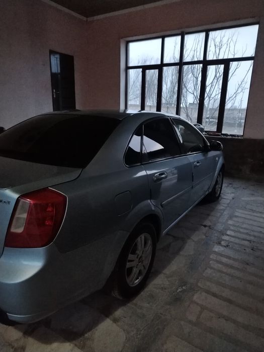 Lasetti sotiladi xarajatni yuq 2012 yil