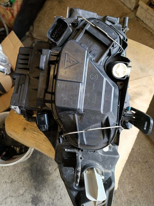 Фар BMW 120 e87 Dynamic Xenon десен