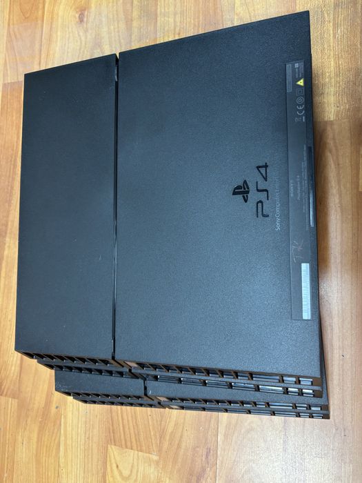 2 броя PS4 конзоли комплект