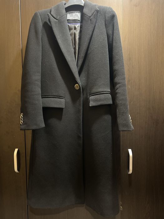 Класическо черно палто Stradivarius