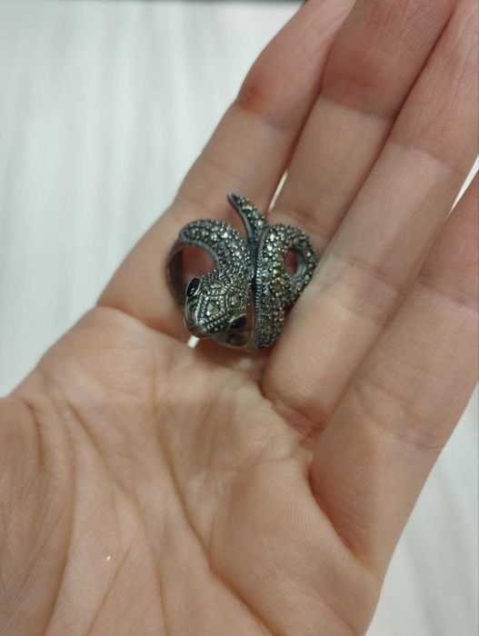 Винтажное кольцо Змея в шкатулке из змеевика, ~18 размер