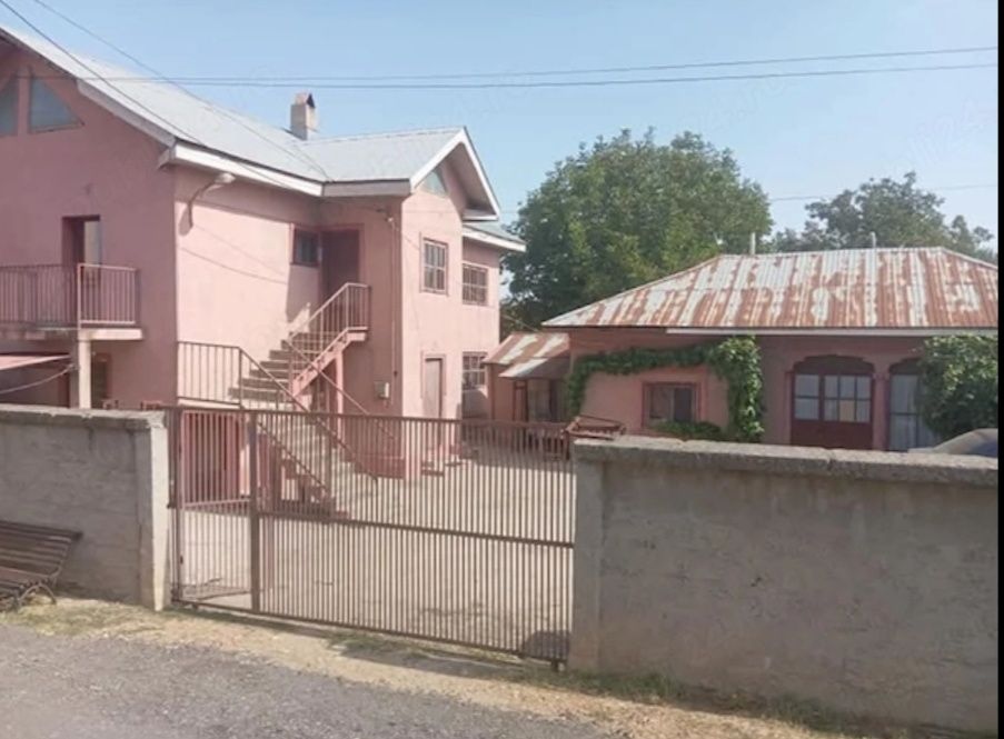 Casa P+1 + Casa Bătrânească