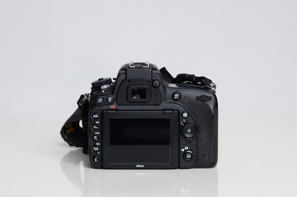 Nikon D750 тяло с три батерии
