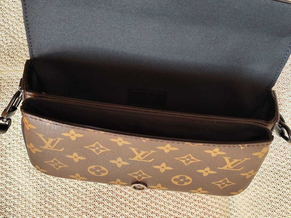 Louis Vuitton Чанта Монограм с модерен удължен дизайн