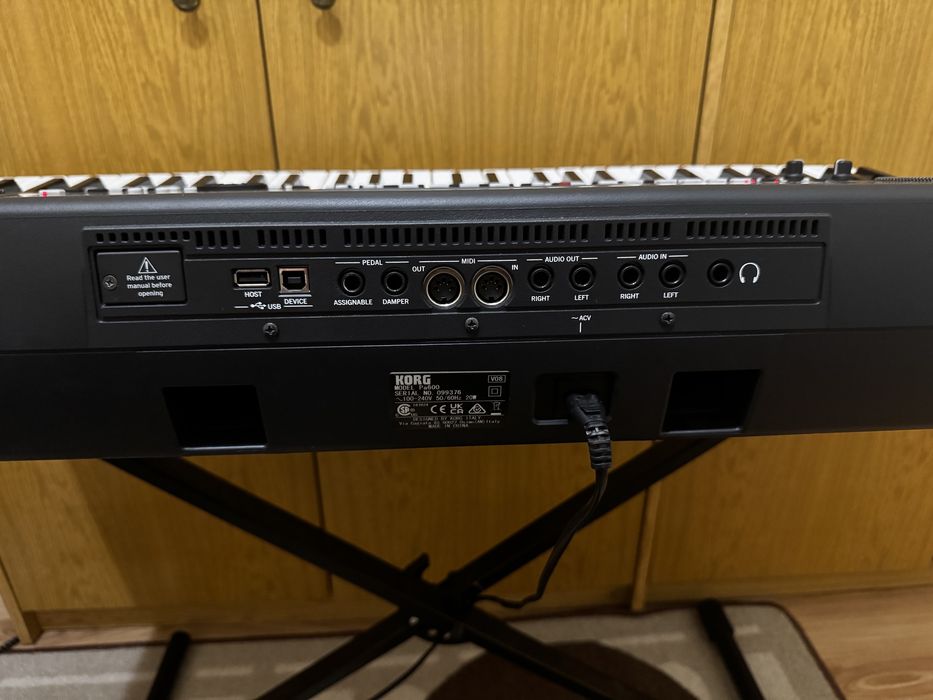 Korg pa600 в отлично състояние