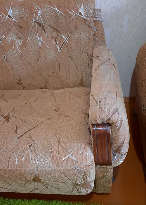 Продам диван и кресло.