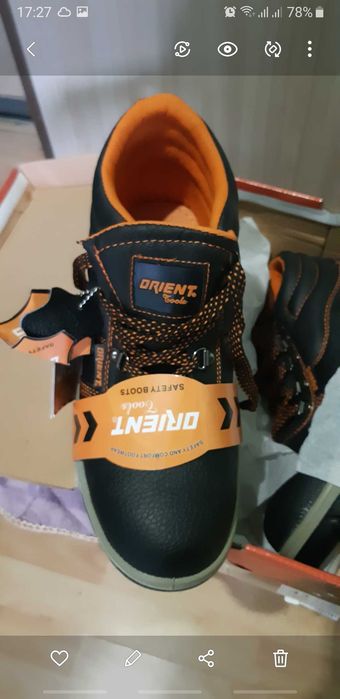 Продается спец обувь