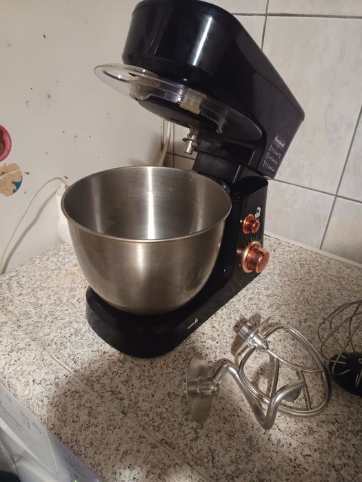 Robot de bucătărie cu bol